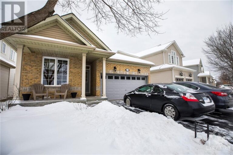 458 WEST RIDGE DRIVE Ottawa Kristine in the city